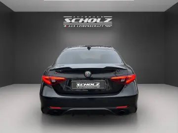 ALFA ROMEO Giulia MY22 Estrema 2.2 Diesel  KAMERA KLIMA