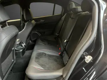 ALFA ROMEO Giulia MY22 Estrema 2.2 Diesel  KAMERA KLIMA