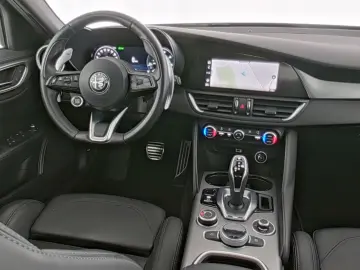 ALFA ROMEO Giulia Veloce Q4 Leder Fernlichtassist Matrix-LE