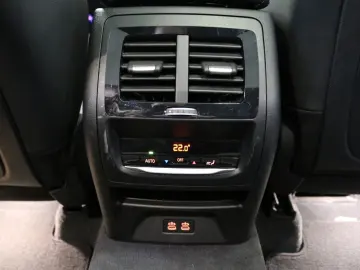 BMW X3 xDr20d HUD Panoramic Keyless Camera