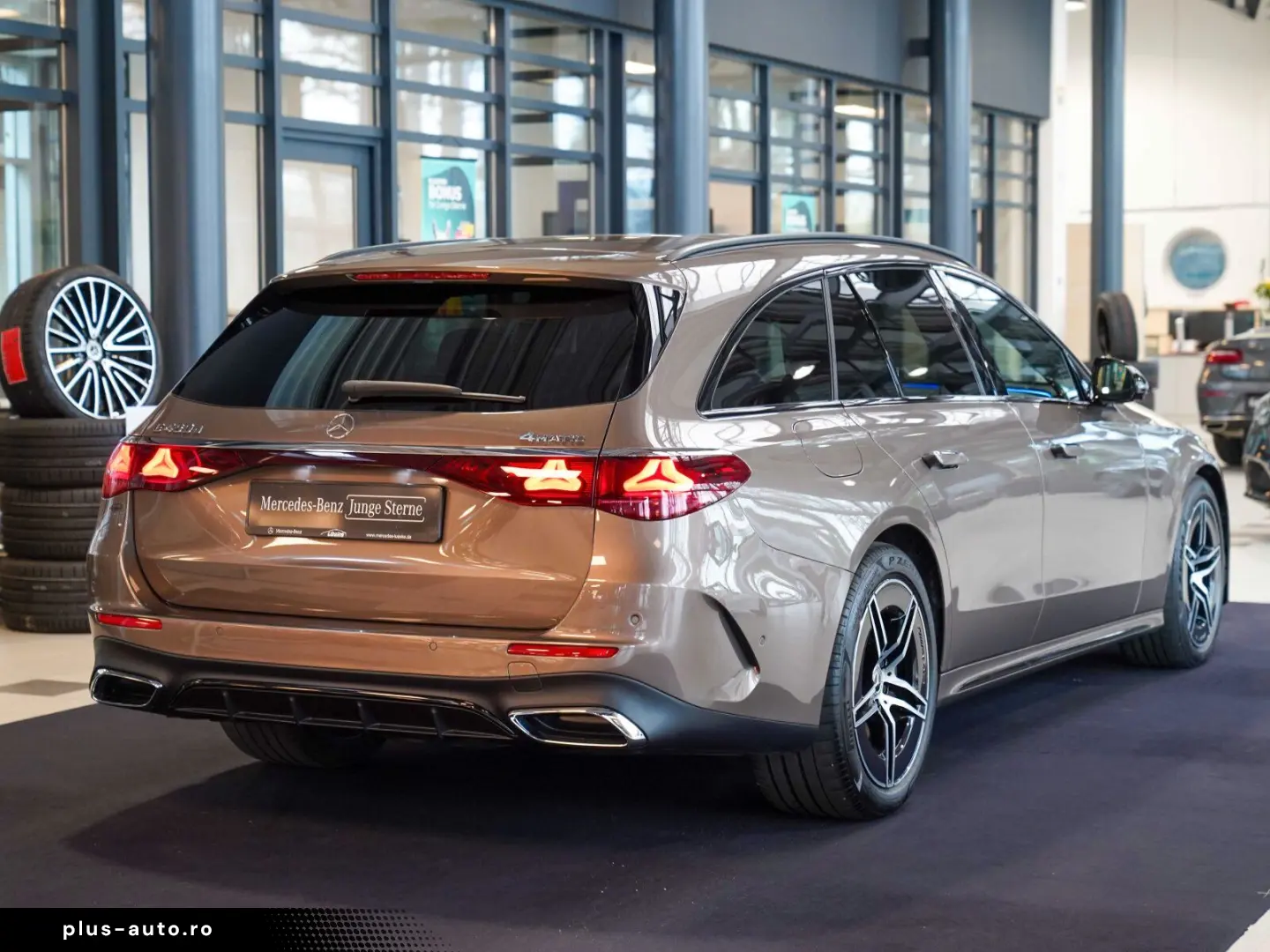 MERCEDES-BENZ E 450 d T 4M AMG Line Night Superscreen