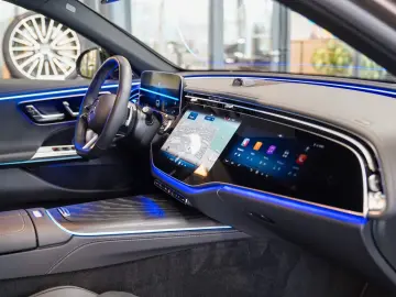 MERCEDES-BENZ E 450 d T 4M AMG Line Night Superscreen