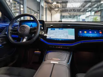 MERCEDES-BENZ E 450 d T 4M AMG Line Night Superscreen