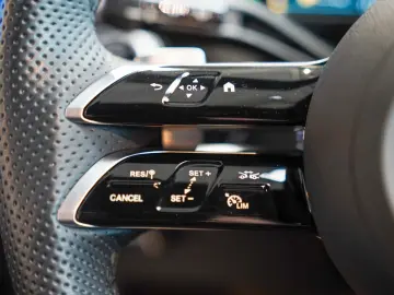 MERCEDES-BENZ E 450 d T 4M AMG Line Night Superscreen