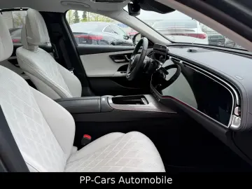 MERCEDES-BENZ E 220d 4M Exclusive Premium  Superscreen