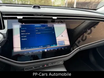 MERCEDES-BENZ E 220d 4M Exclusive Premium  Superscreen