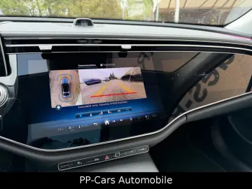 MERCEDES-BENZ E 220d 4M Exclusive Premium  Superscreen