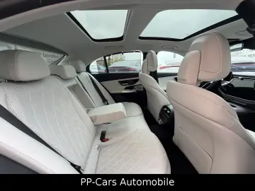 MERCEDES-BENZ E 220d 4M Exclusive Premium  Superscreen