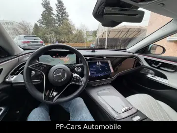 MERCEDES-BENZ E 220d 4M Exclusive Premium  Superscreen
