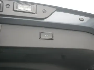 CUPRA Formentor VZ MEMORY KAM SHZ CARPLAY LED PDC AHK