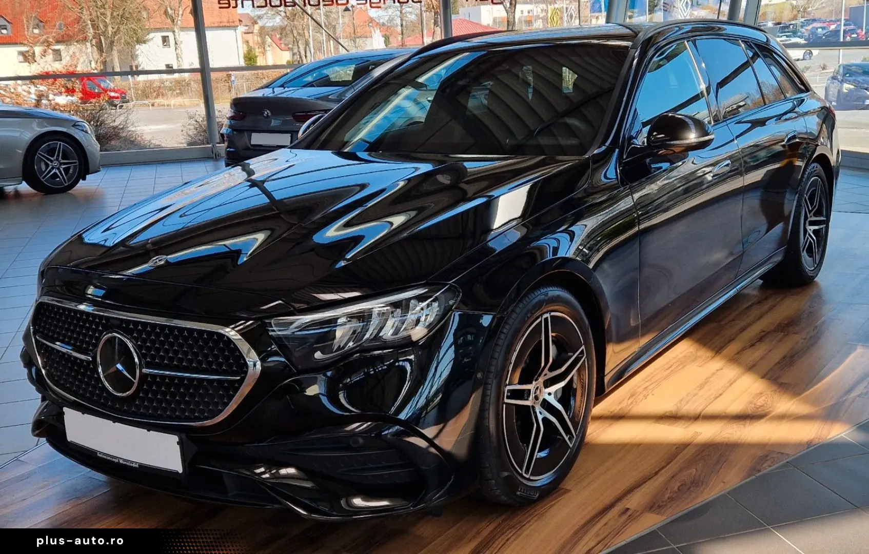 MERCEDES-BENZ E 220 d T AMG Line AHK Night Paket LED&hellip;