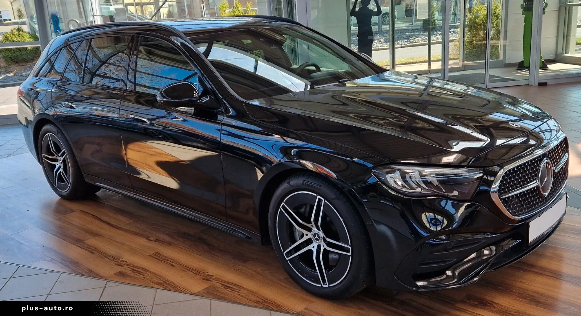 MERCEDES-BENZ E 220 d T AMG Line AHK Night Paket LED&hellip;