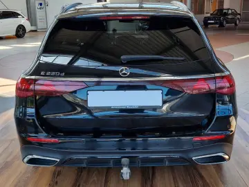 MERCEDES-BENZ E 220 d T AMG Line AHK Night Paket LED&hellip;