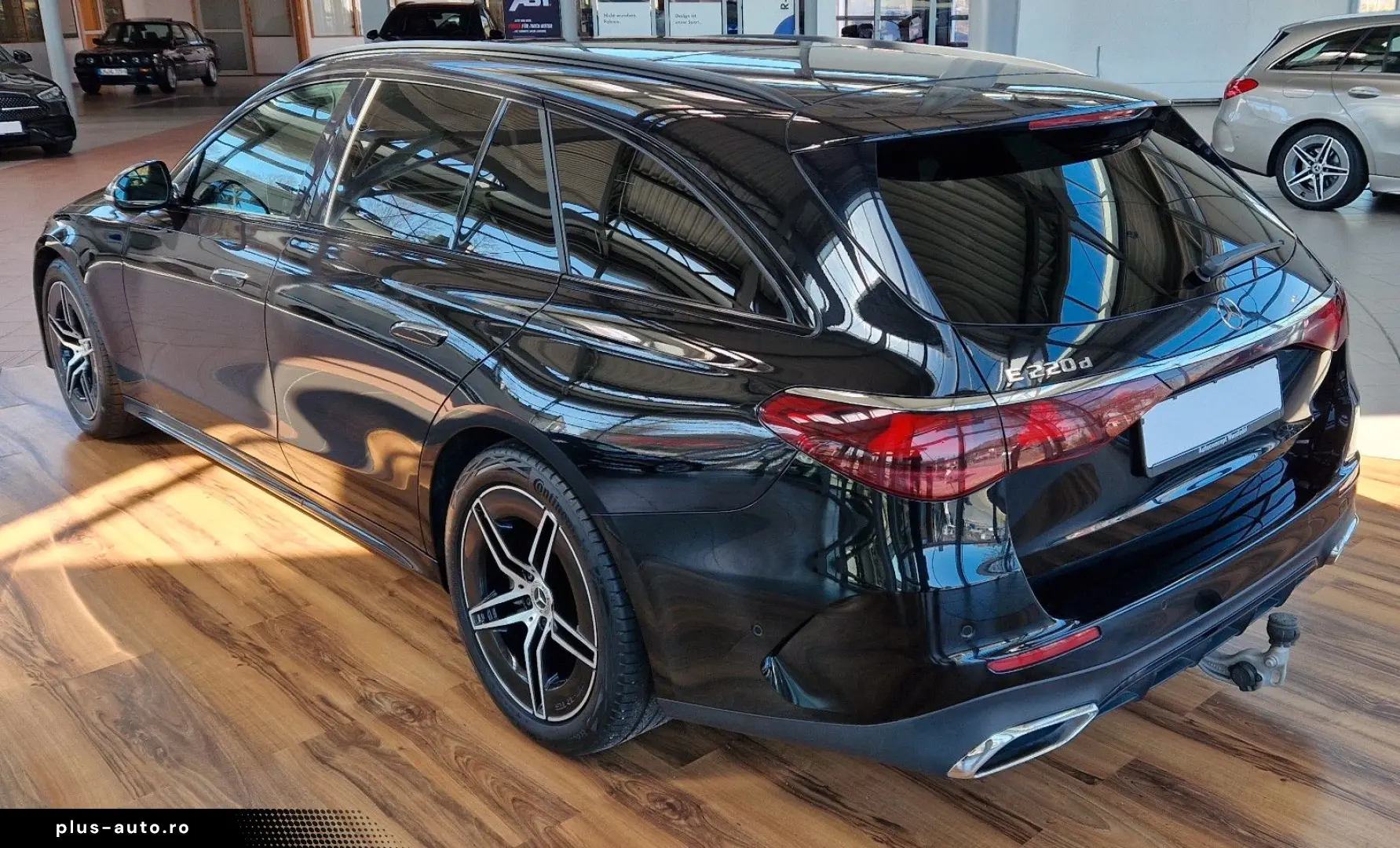 MERCEDES-BENZ E 220 d T AMG Line AHK Night Paket LED&hellip;