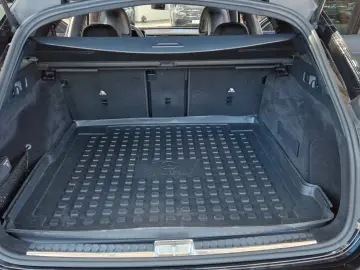 MERCEDES-BENZ E 220 d T AMG Line AHK Night Paket LED&hellip;