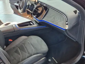 MERCEDES-BENZ E 220 d T AMG Line AHK Night Paket LED&hellip;