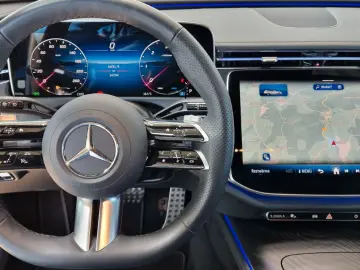 MERCEDES-BENZ E 220 d T AMG Line AHK Night Paket LED&hellip;