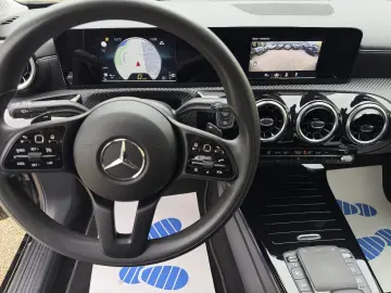 MERCEDES-BENZ CLA 200 d Aut. AHK KAMERA NAVI SPURASSIST