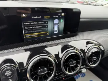 MERCEDES-BENZ CLA 200 d Aut. AHK KAMERA NAVI SPURASSIST