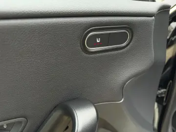 MERCEDES-BENZ CLA 200 d Aut. AHK KAMERA NAVI SPURASSIST