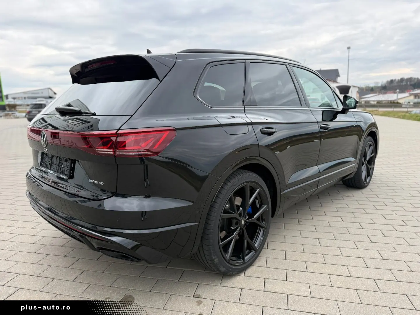 VW Touareg R eHYBRID AHK PANO DYNAUDIO STH