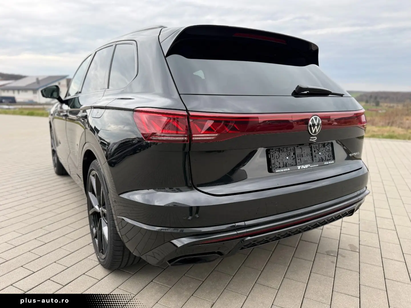 VW Touareg R eHYBRID AHK PANO DYNAUDIO STH