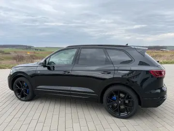 VW Touareg R eHYBRID AHK PANO DYNAUDIO STH