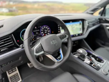 VW Touareg R eHYBRID AHK PANO DYNAUDIO STH