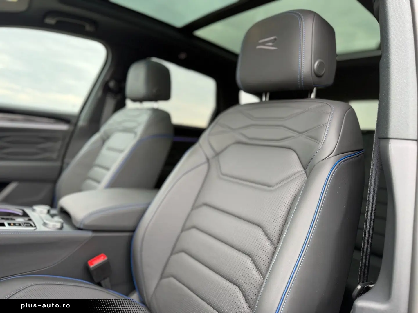 VW Touareg R eHYBRID AHK PANO DYNAUDIO STH