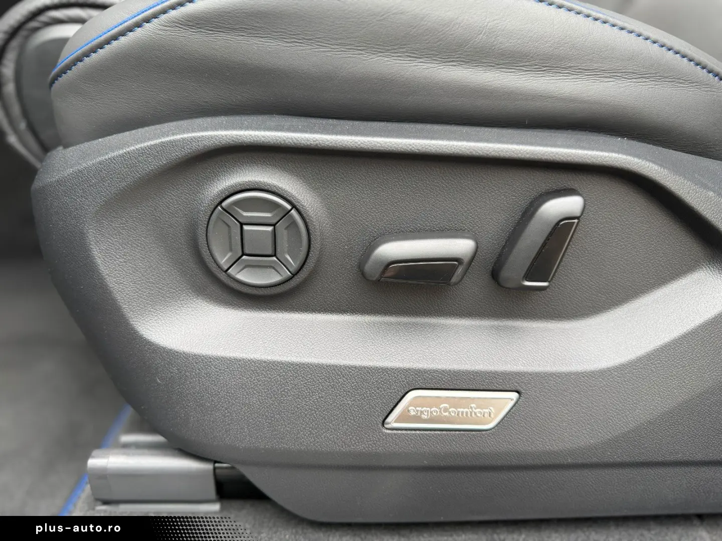 VW Touareg R eHYBRID AHK PANO DYNAUDIO STH