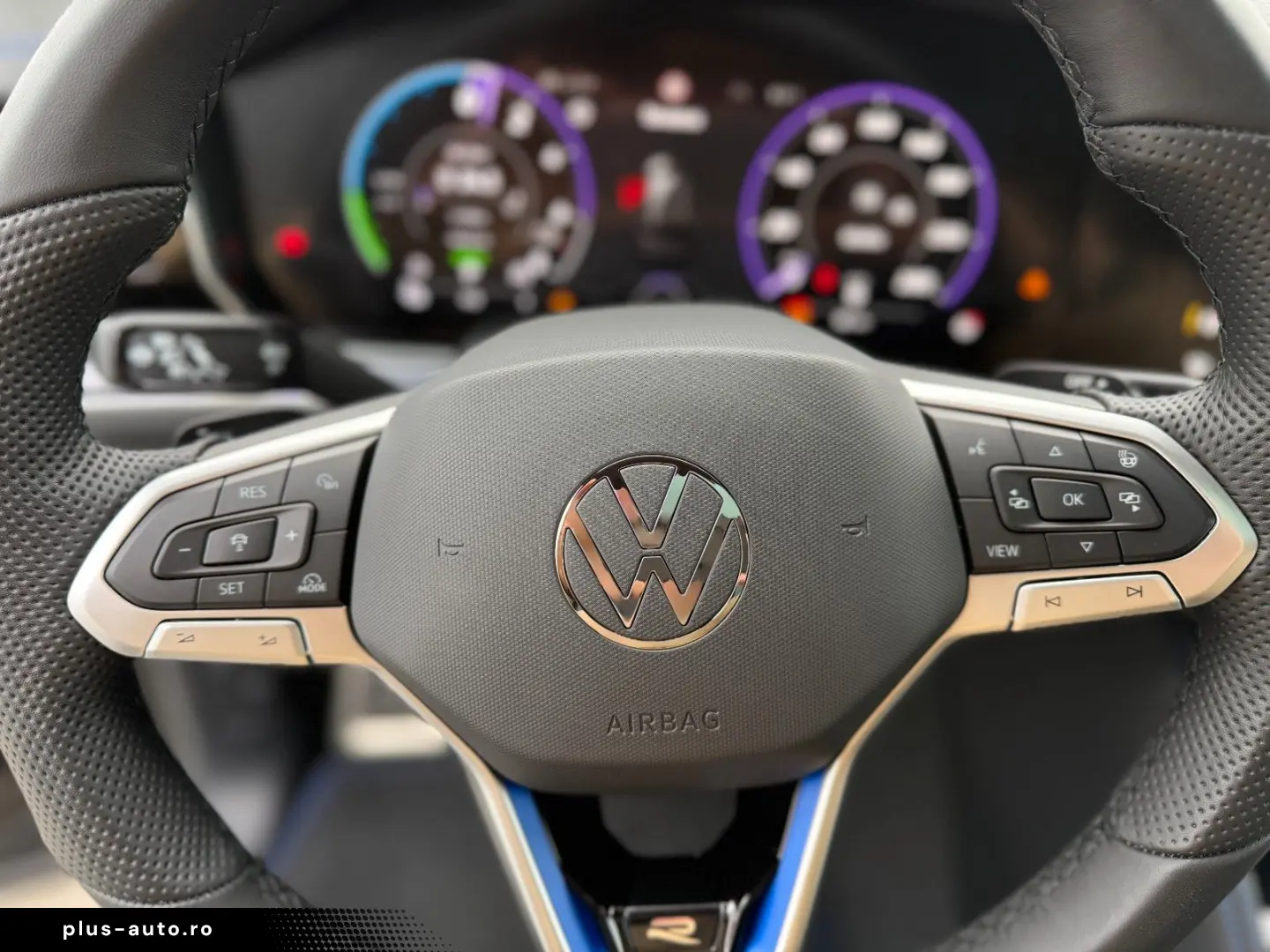 VW Touareg R eHYBRID AHK PANO DYNAUDIO STH