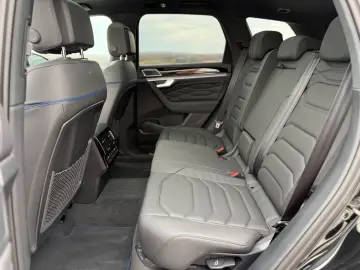 VW Touareg R eHYBRID AHK PANO DYNAUDIO STH