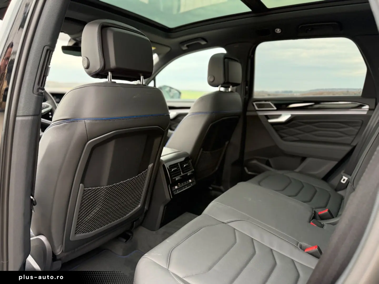 VW Touareg R eHYBRID AHK PANO DYNAUDIO STH