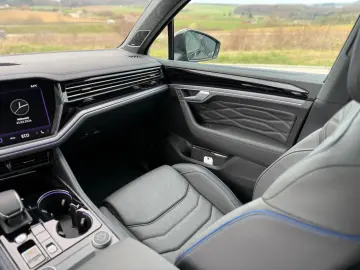 VW Touareg R eHYBRID AHK PANO DYNAUDIO STH