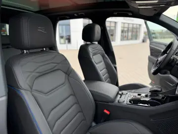 VW Touareg R eHYBRID AHK PANO DYNAUDIO STH