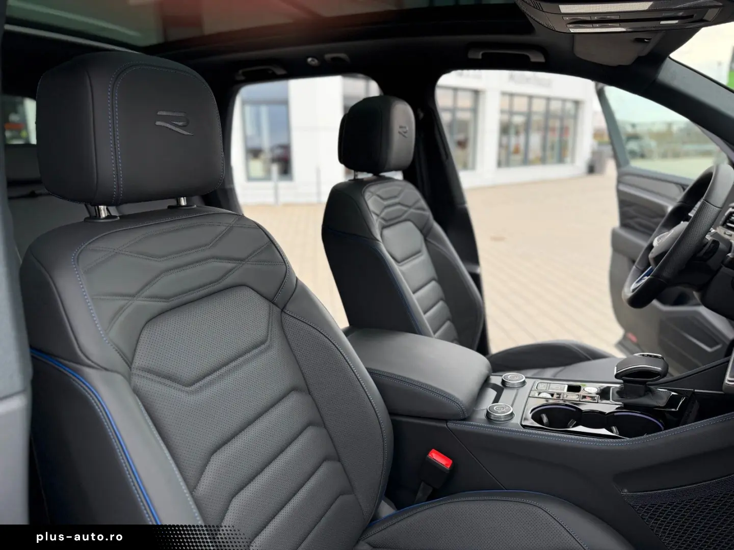 VW Touareg R eHYBRID AHK PANO DYNAUDIO STH