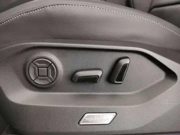 VW Touareg 3.0 TDI R-Line 4M IQ.DRIVE HUD Luft AHK