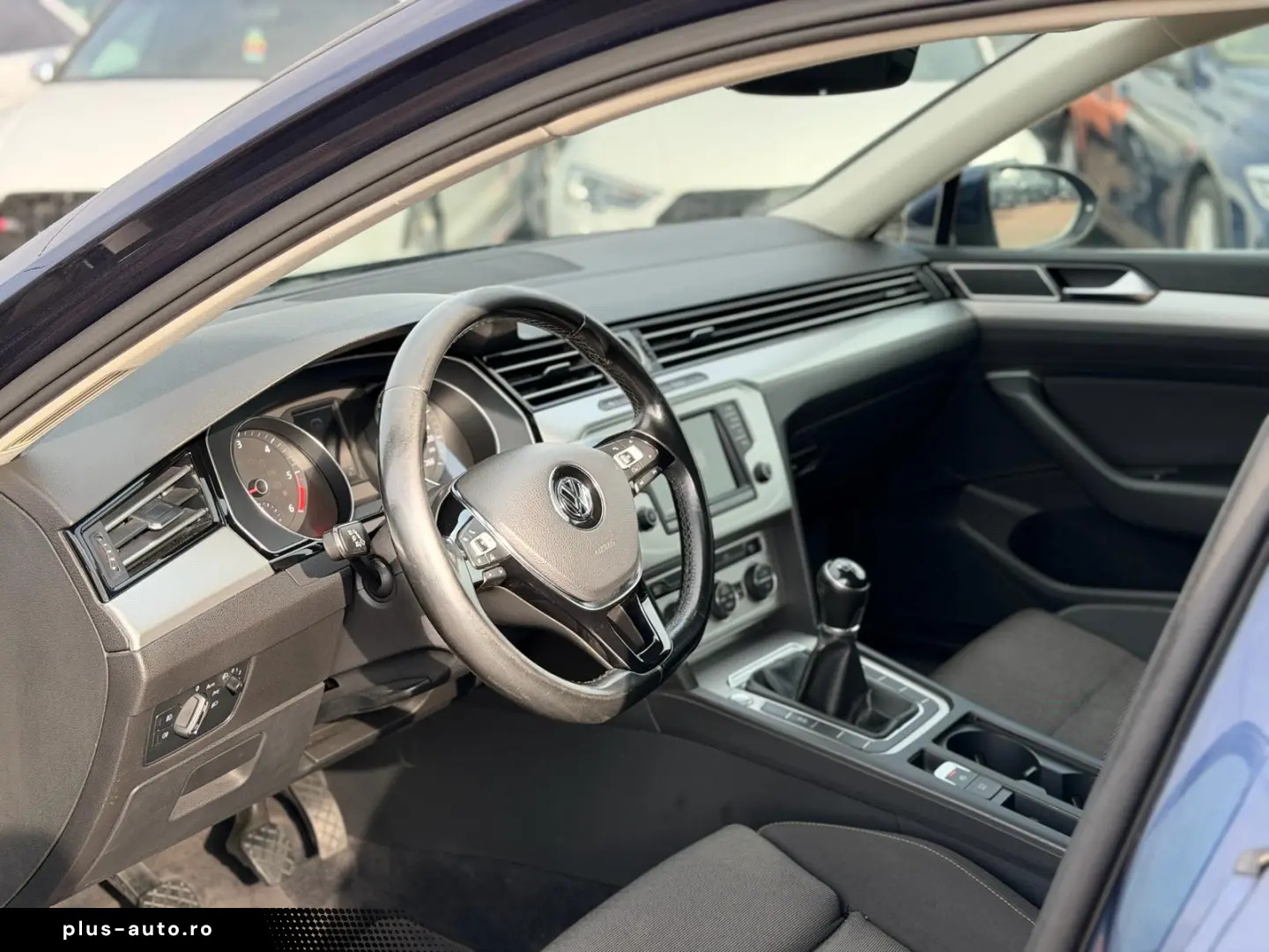 VOLKSWAGEN PASSAT 2016