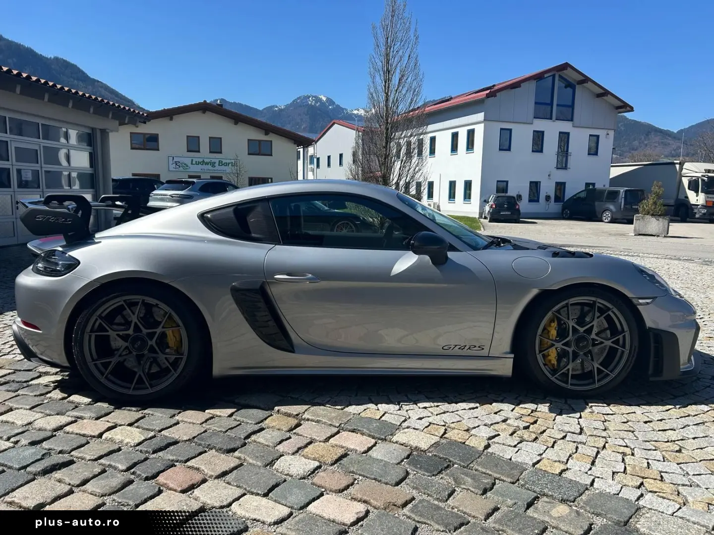 PORSCHE Cayman 718 GT4 RS Weissach Lift PCCB Approved