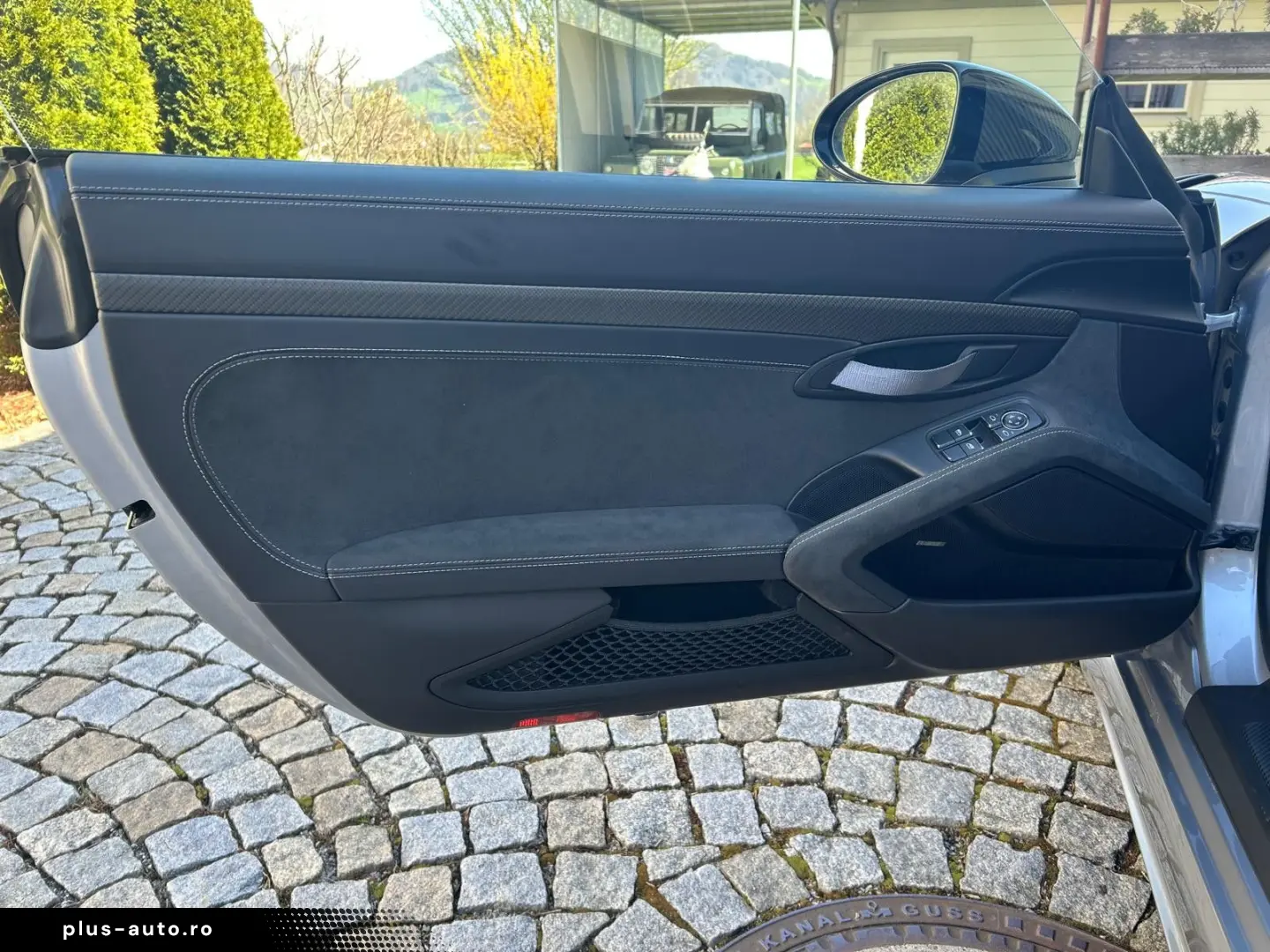 PORSCHE Cayman 718 GT4 RS Weissach Lift PCCB Approved