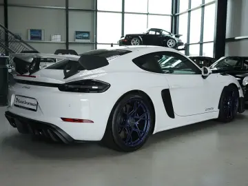 PORSCHE Cayman GT4 RS  neuwertig  1. Hand  Garantie