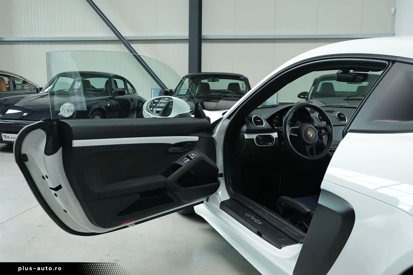 PORSCHE Cayman GT4 RS  neuwertig  1. Hand  Garantie