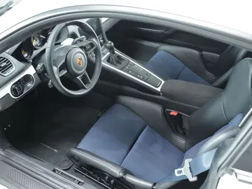 PORSCHE Cayman GT4 RS  neuwertig  1. Hand  Garantie