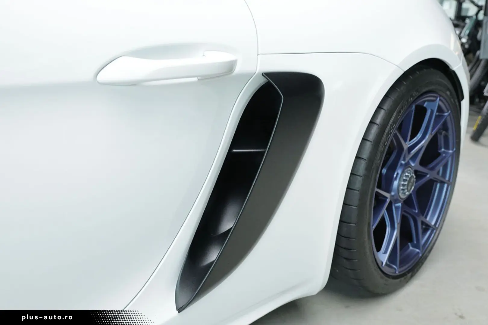 PORSCHE Cayman GT4 RS  neuwertig  1. Hand  Garantie