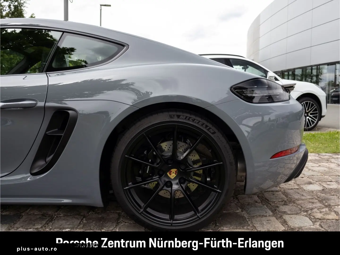 PORSCHE Cayman 718 GTS 4.0 PASM Lenkradheizung SportChro