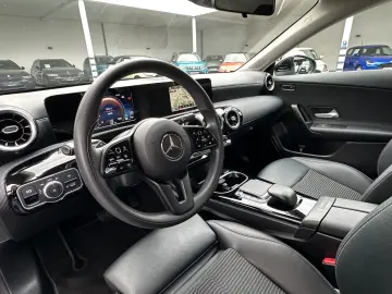 MERCEDES-BENZ CLA 250 e Coupé   Navi   LED Scheinwerfer