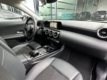 MERCEDES-BENZ CLA 250 e Coupé   Navi   LED Scheinwerfer