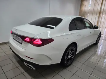 MERCEDES-BENZ E 200 Lim