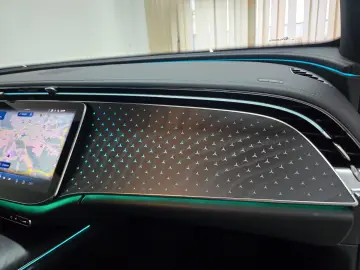 MERCEDES-BENZ E 200 Lim