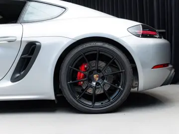 PORSCHE 718 Cayman GTS 4 0 2d